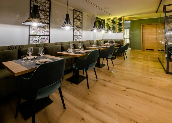 Hotel Weinhotel Freylich Zahn 4*